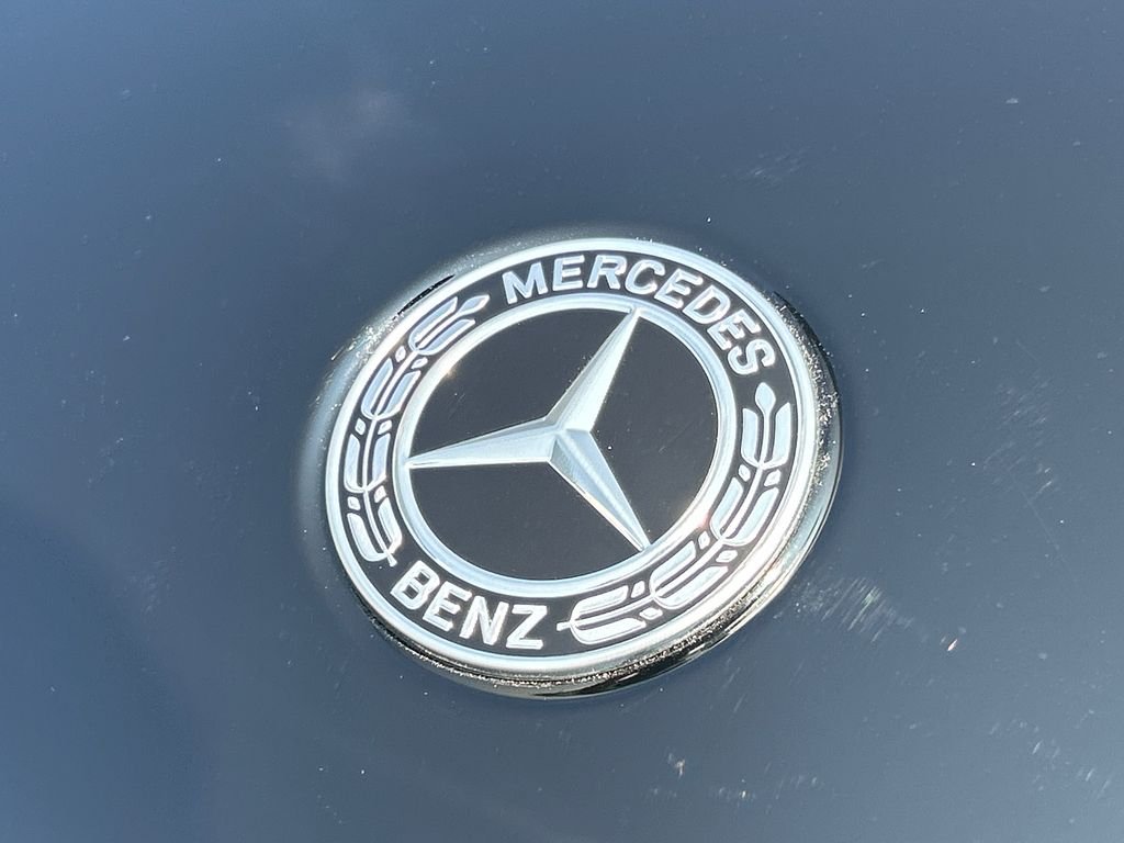 New 2026 Black Mercedes-Benz GLC 300 image 27