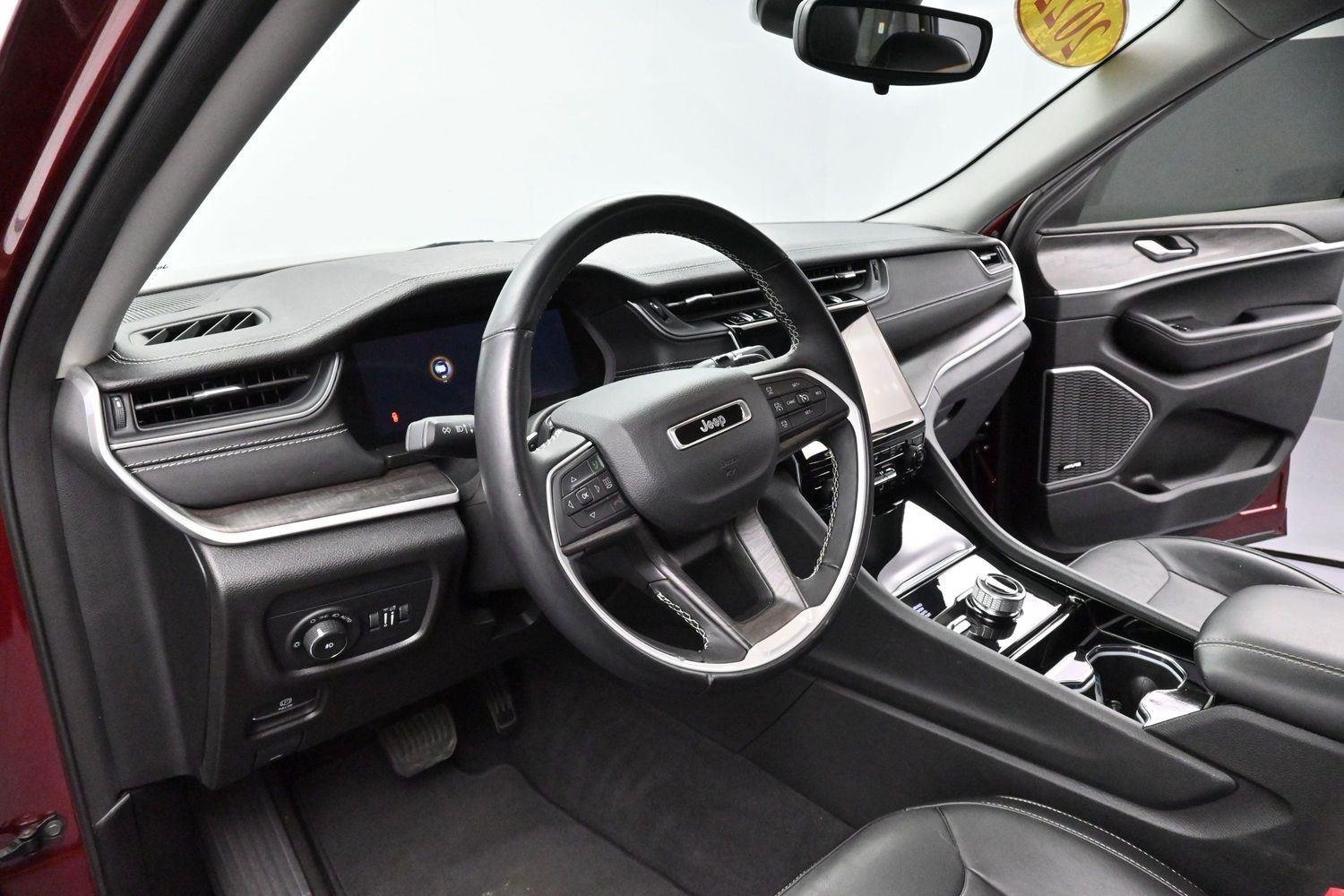 Used 2022 Red Jeep Limited image 17