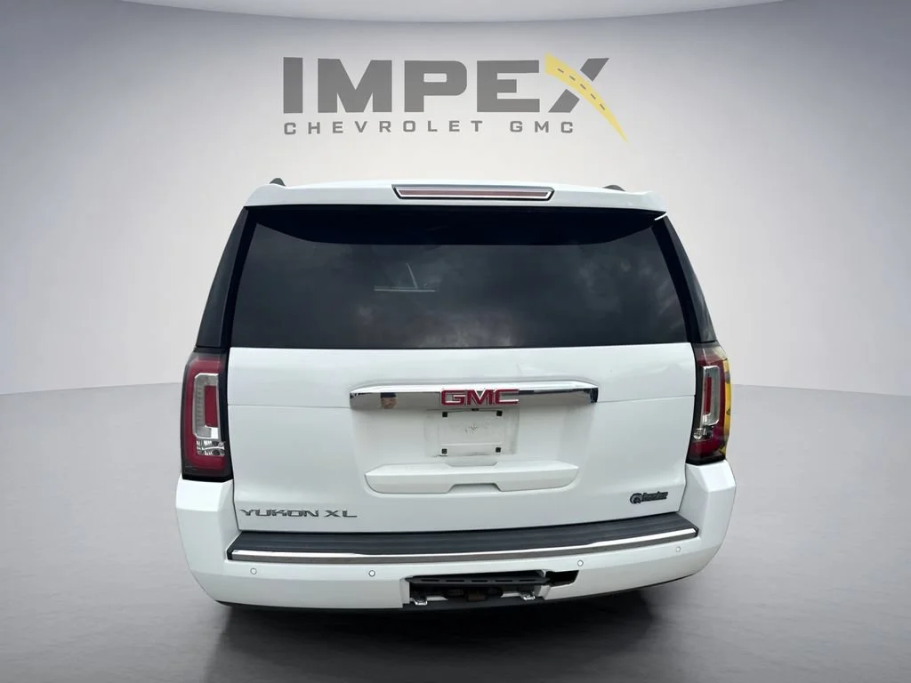 Used 2017 SUMMIT WHITE GMC Denali image 3