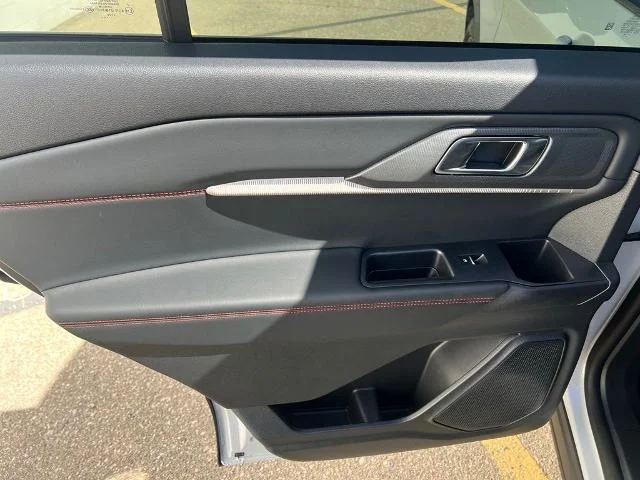 New 2026 Space White Metallic Ford ST-Line image 55