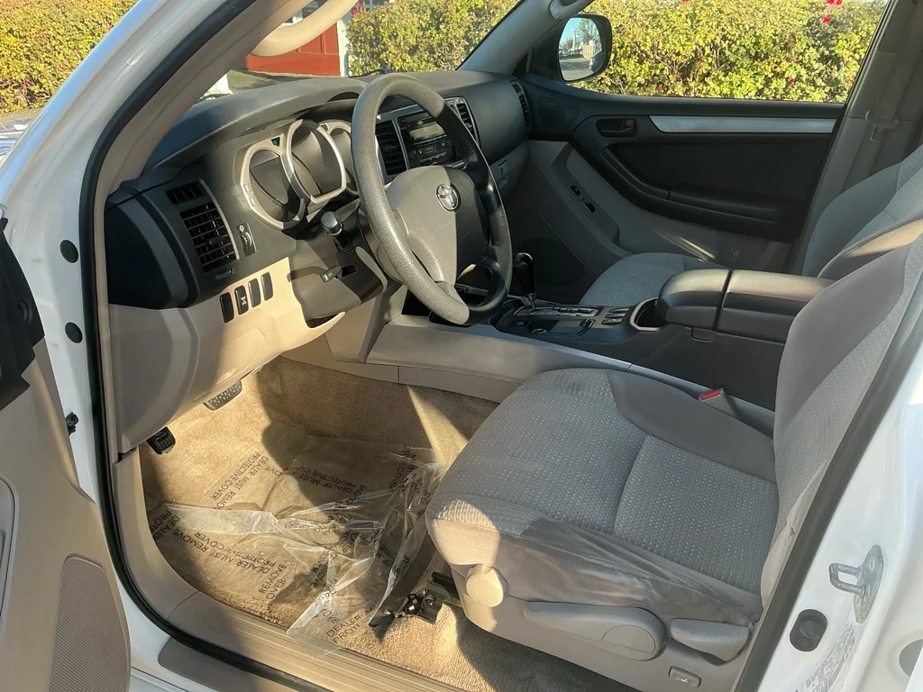 Used 2005 Natural White Toyota SR5 image 13