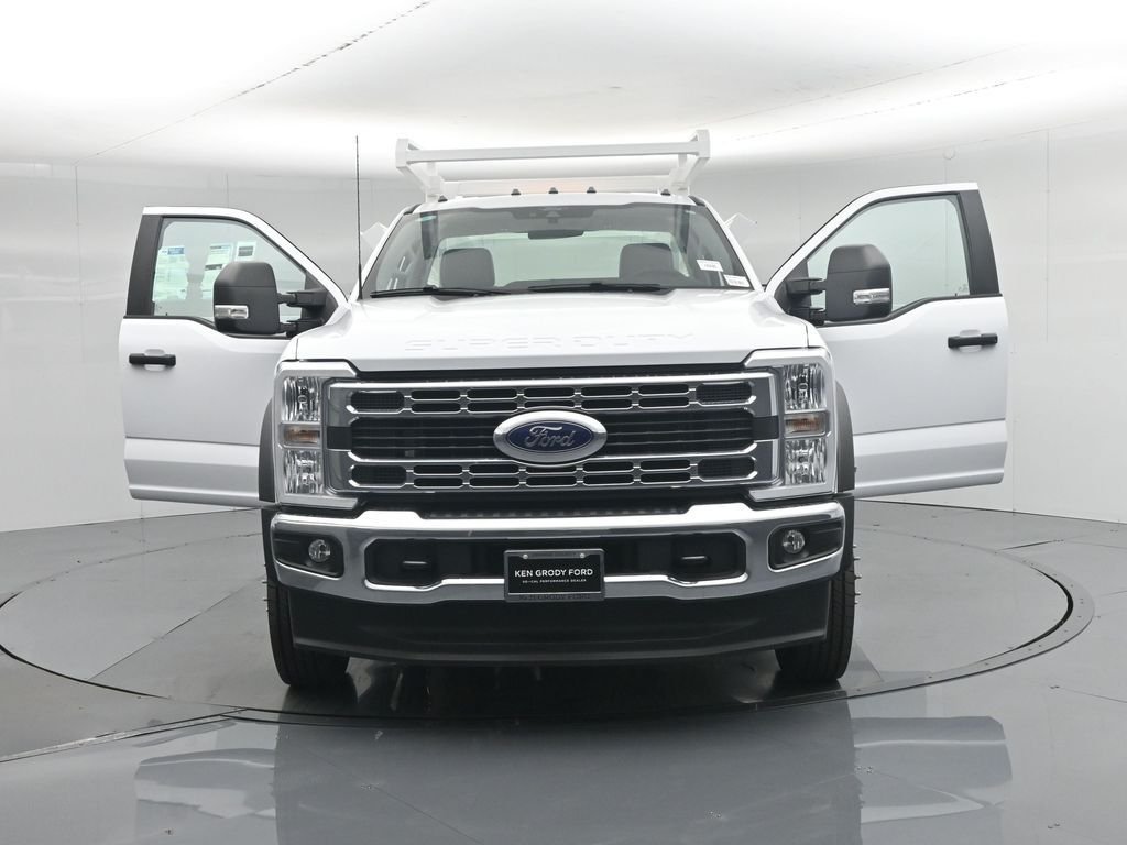 2025 Ford F-550 Super Duty Chassis Cab XL - Photo 36