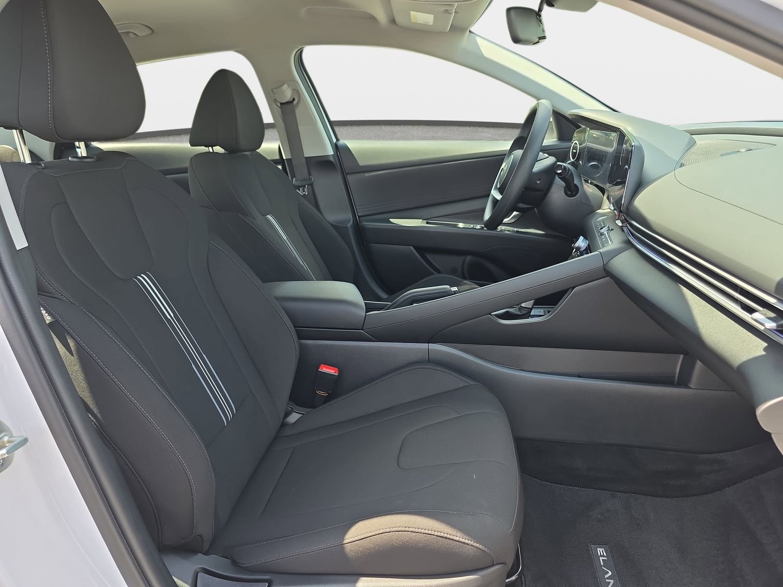Used 2024 White Hyundai SEL image 10
