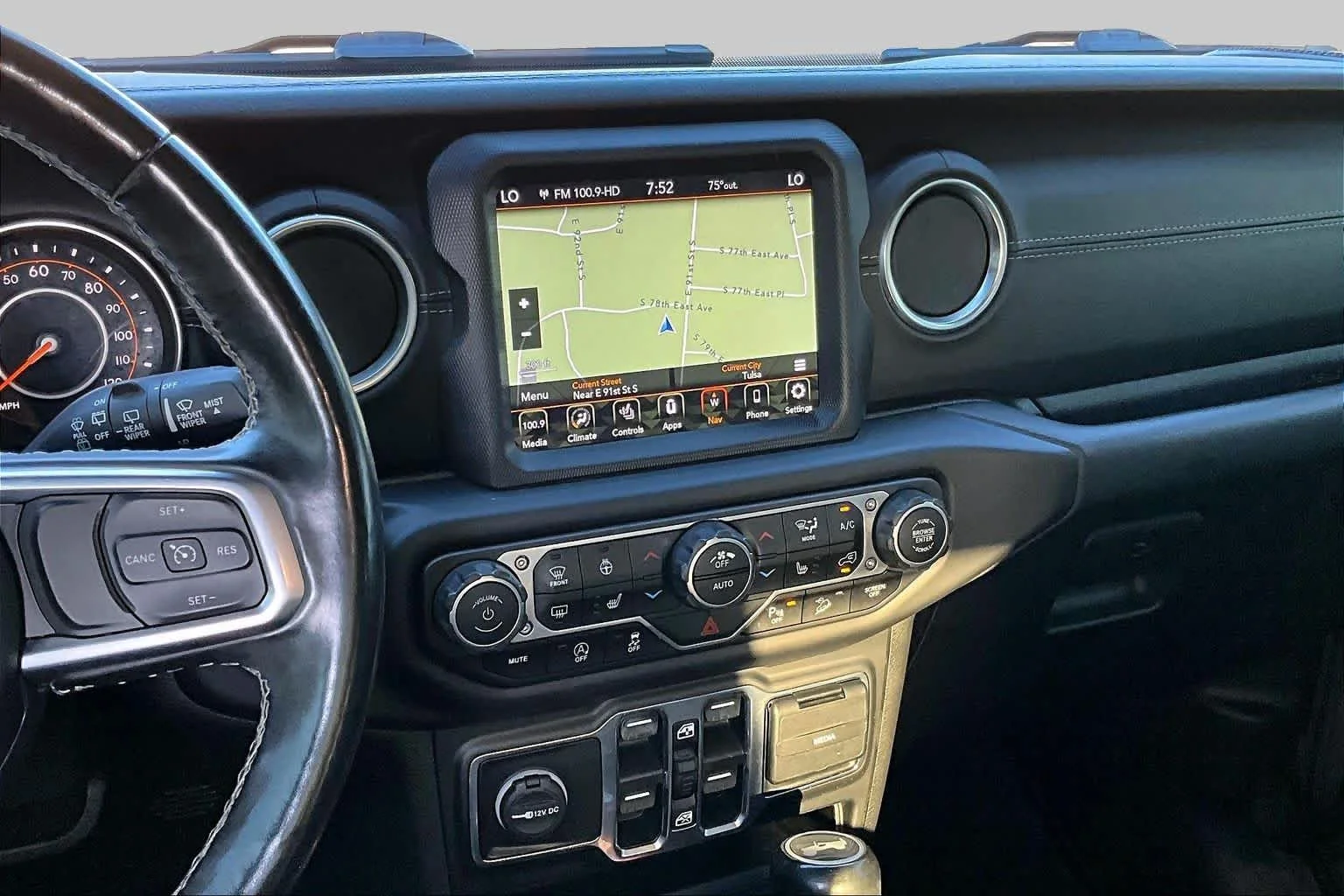 Used 2020 Sting-Gray Clearcoat Jeep Sahara image 7