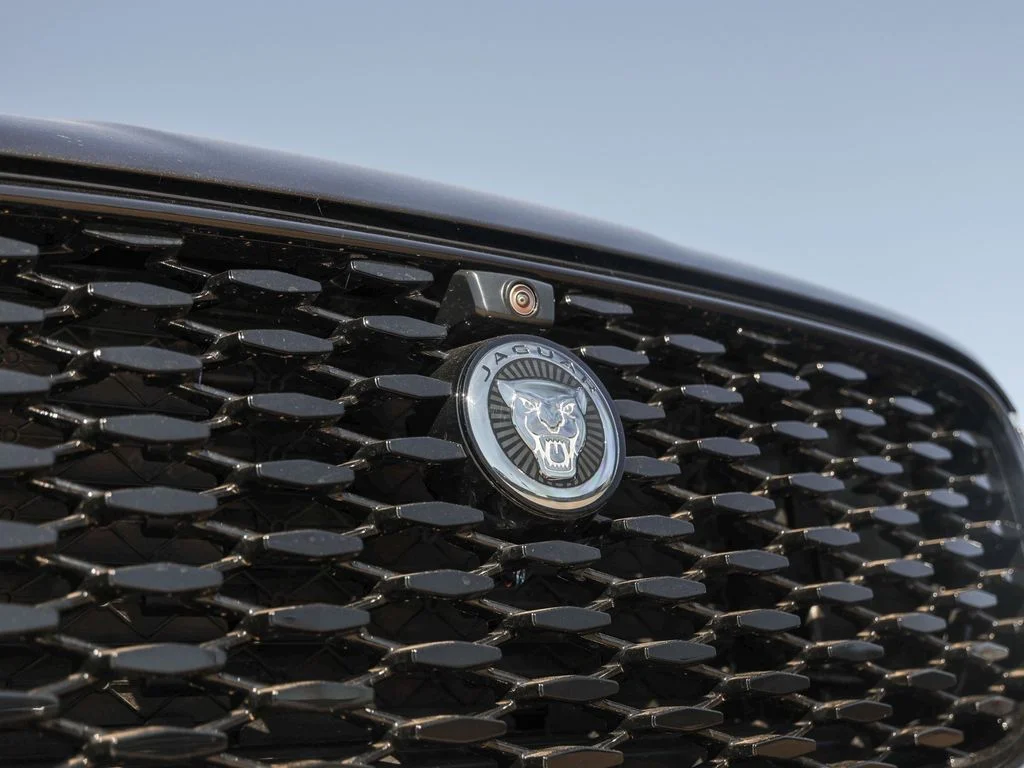 2026 Jaguar F-Pace R-Dynamic S - Photo 13