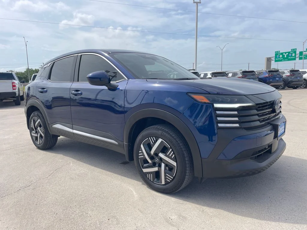 Used 2025 Blue Nissan SV image 7