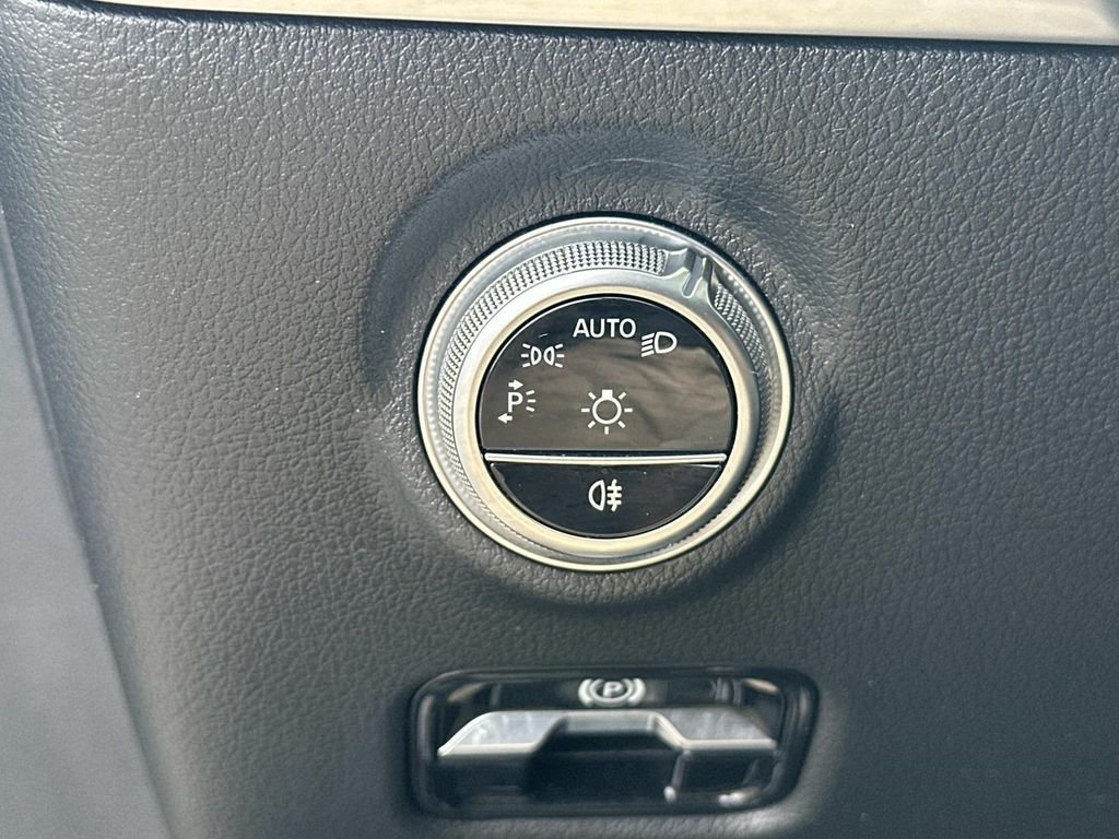 Certified Used 2023 Black Mercedes-Benz C 300 image 29