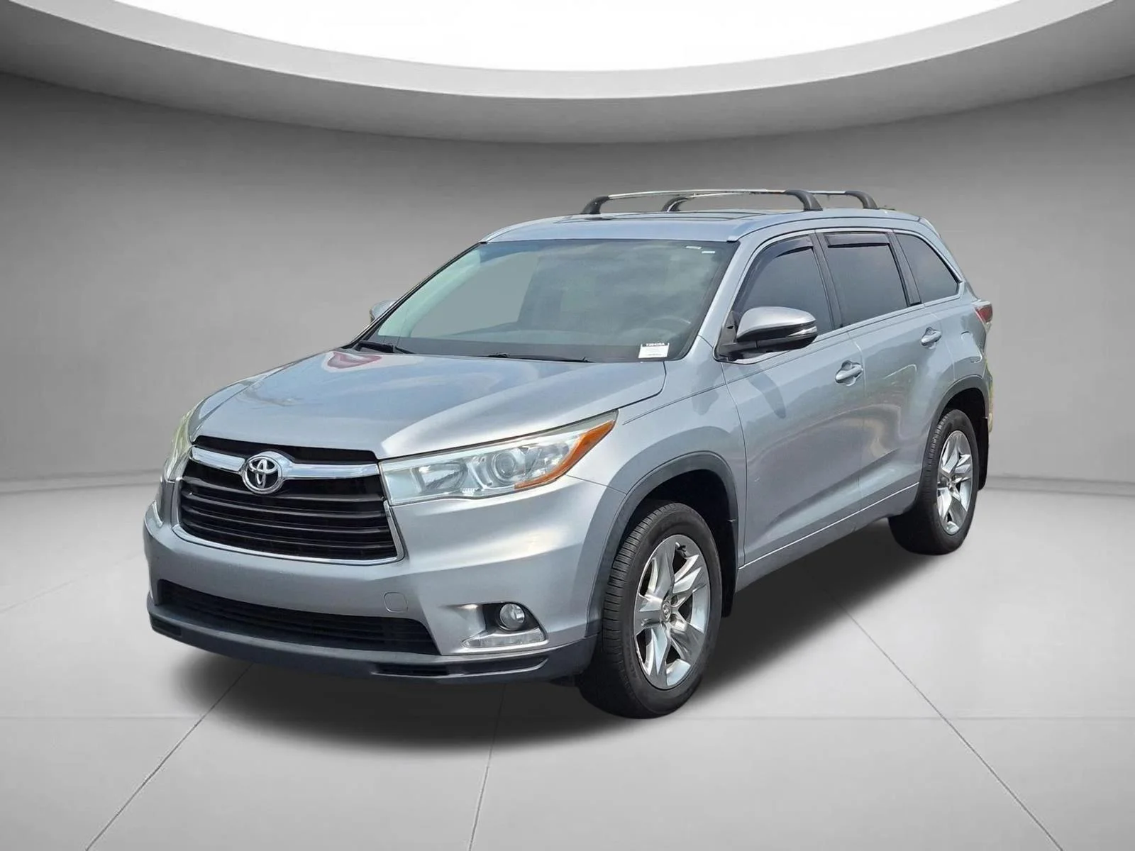 Used 2014 Silver Sky Metallic Toyota Limited image 1