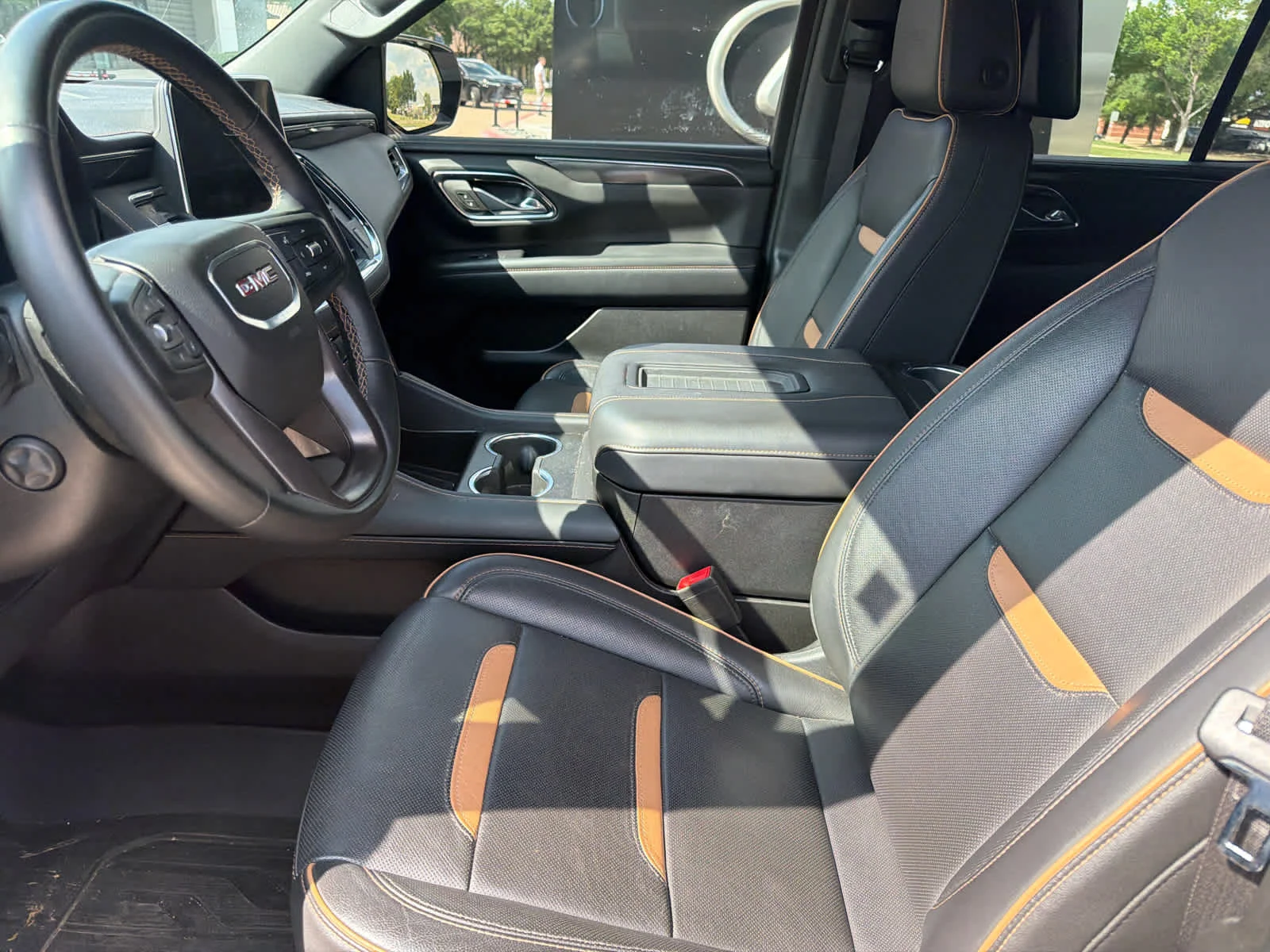 Used 2023 White Frost Tricoat GMC AT4 image 9