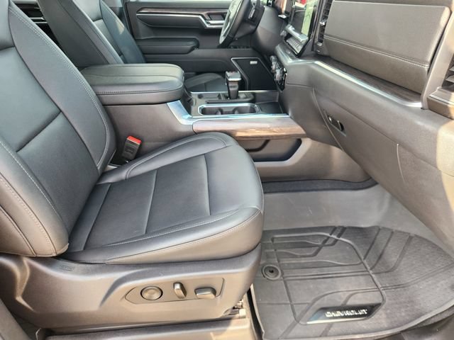 2025 Chevrolet Silverado 1500 LTZ - Photo 14