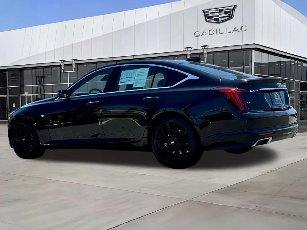 Used 2025  Cadillac Premium Luxury image 5