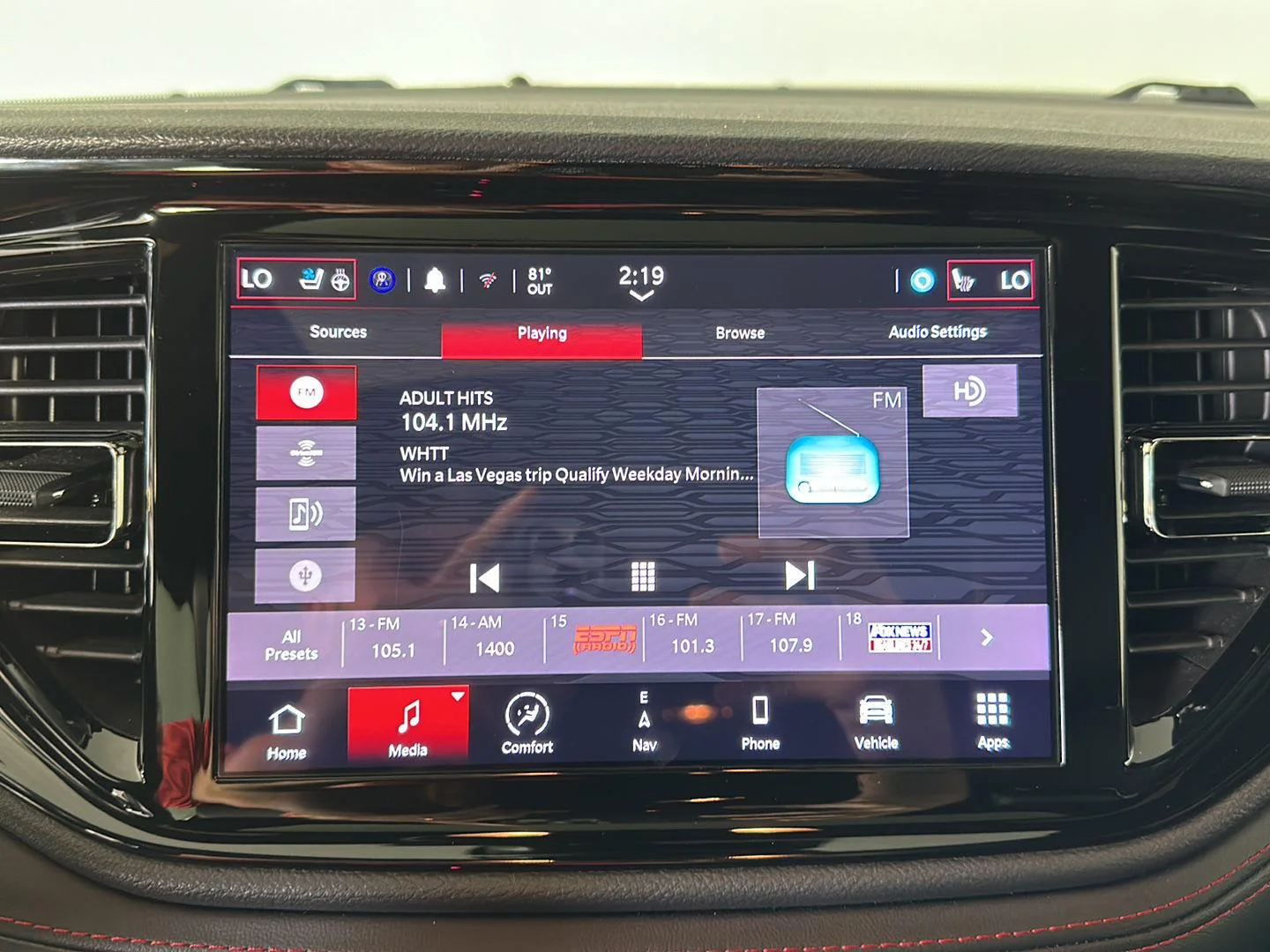 Used 2025 Vapour Grey Dodge R/T image 26
