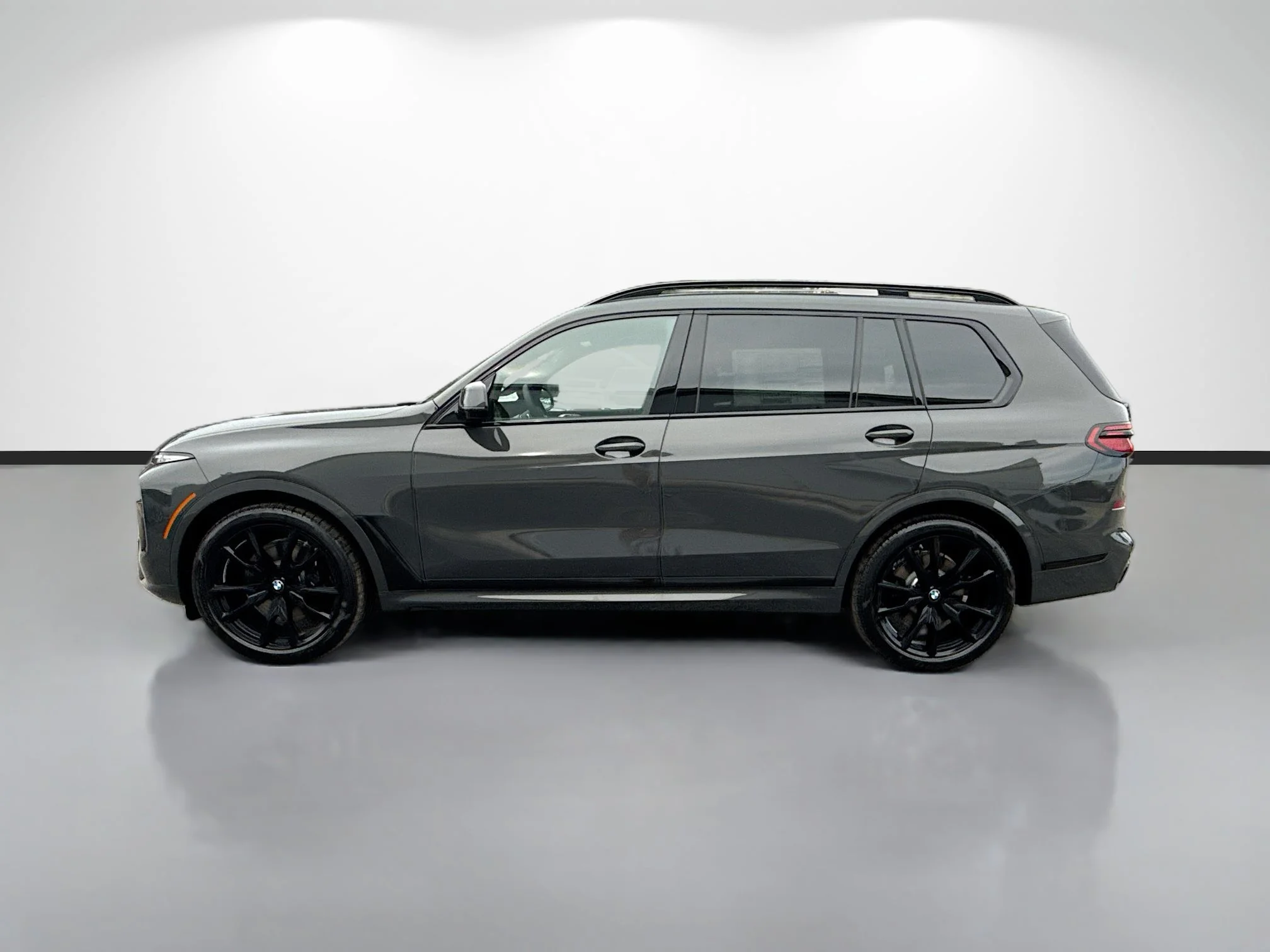New 2027 Dravit Grey Metallic BMW xDrive40i image 6