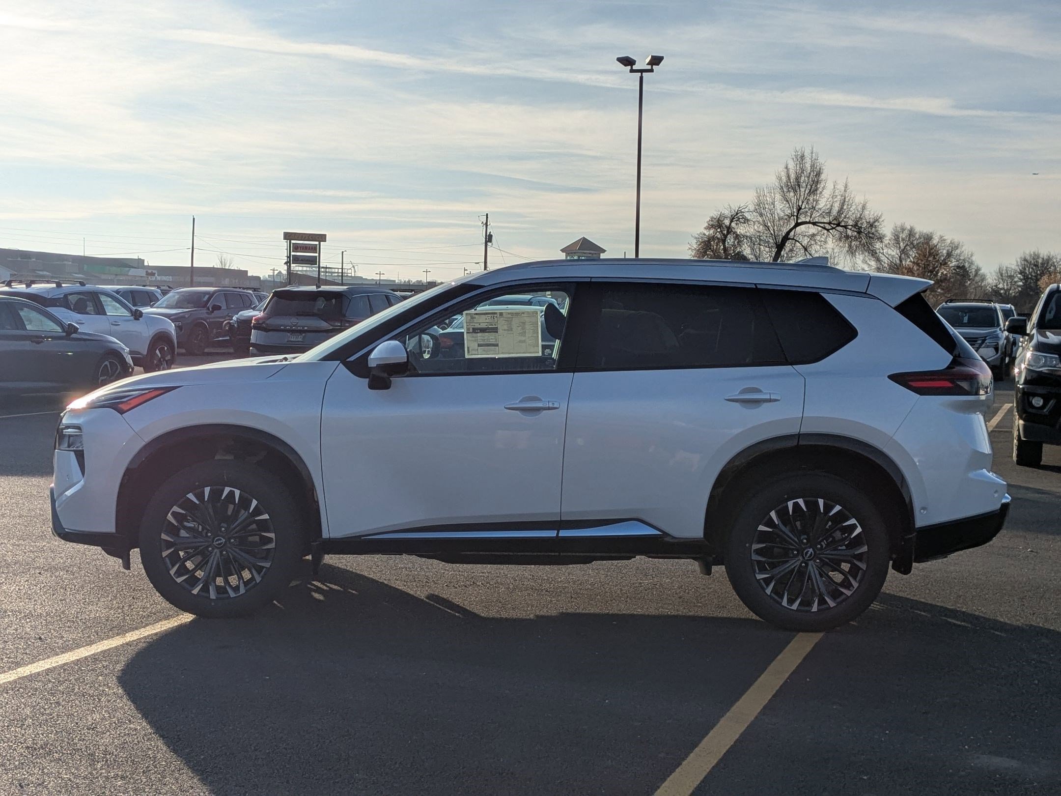 New 2026 Everest White Pearl Tricoat Nissan Platinum image 7