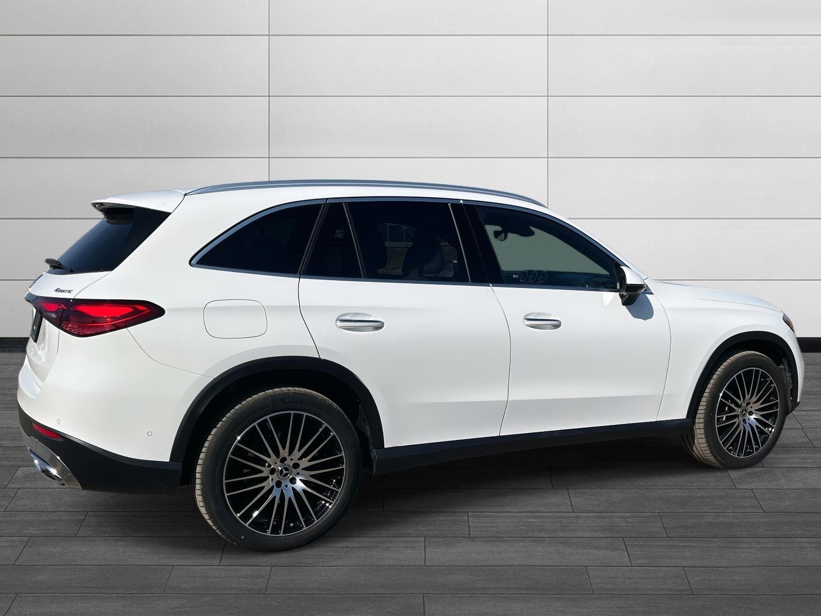 Used 2026 WHITE Mercedes-Benz GLC 300 image 3