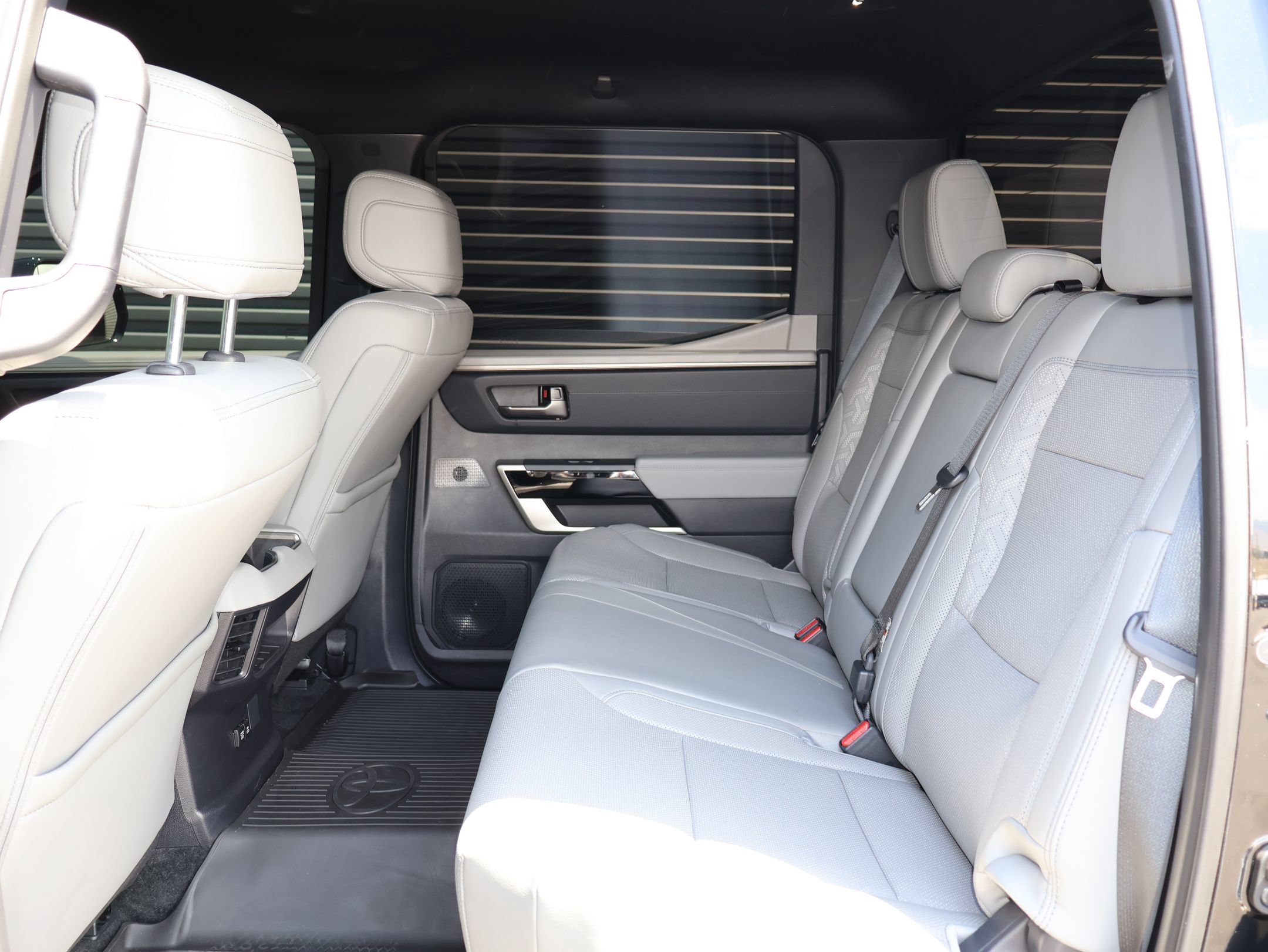 2025 Toyota Tundra Limited - Photo 23