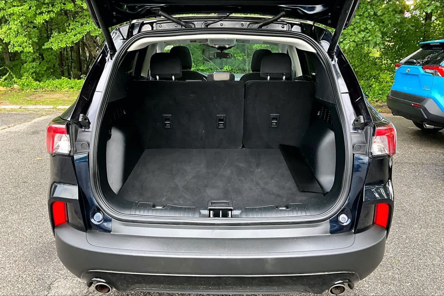 Used 2021 Antimatter Blue Ford SE Hybrid image 31