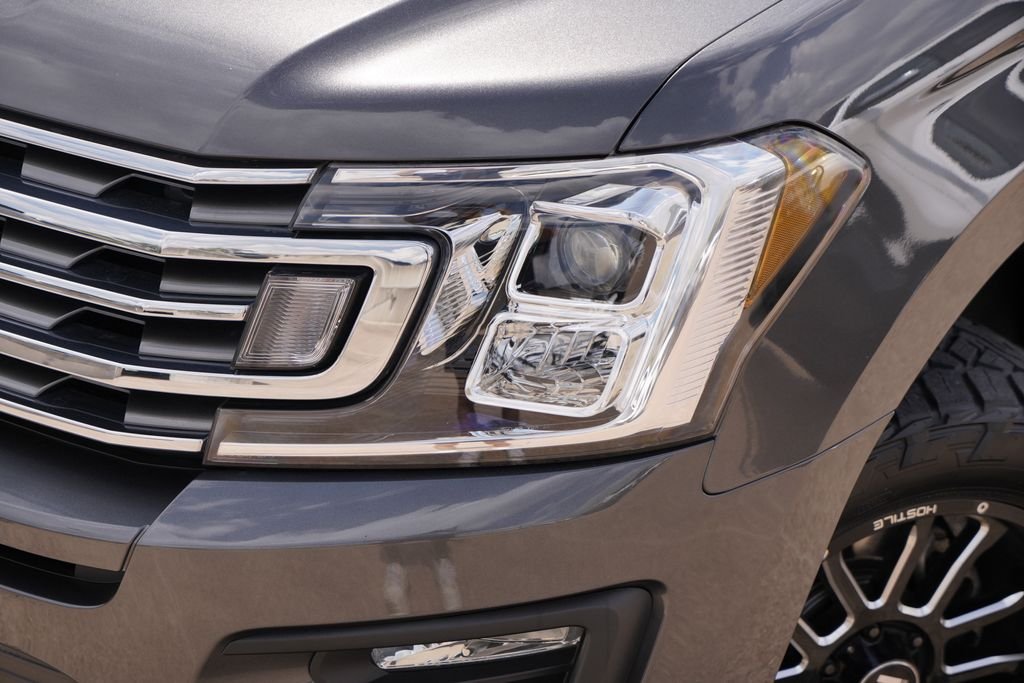 Used 2019 Magnetic Ford XLT image 2