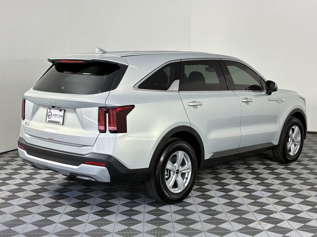 New 2026 Ivory Silver Kia LX image 7