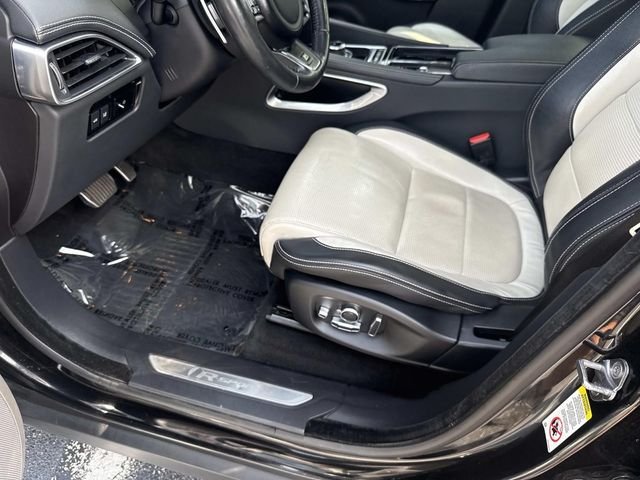 Used 2018 Black Jaguar 35t R-Sport image 19