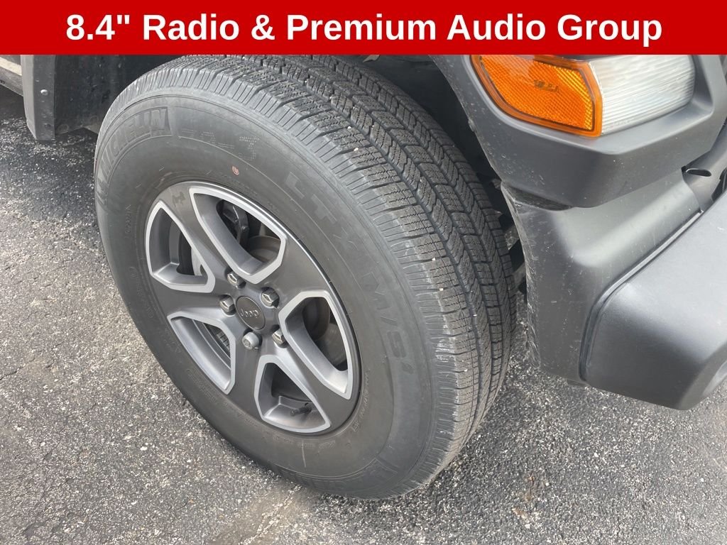 Used 2023 Gray Jeep Sport S image 9