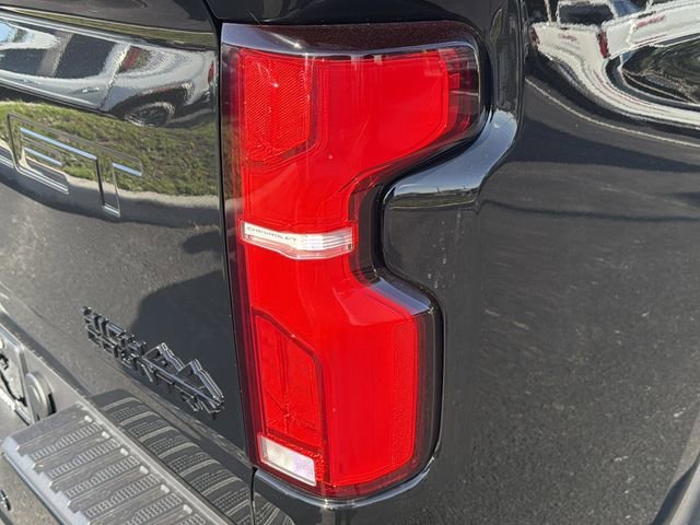 New 2026 Black Chevrolet High Country image 9