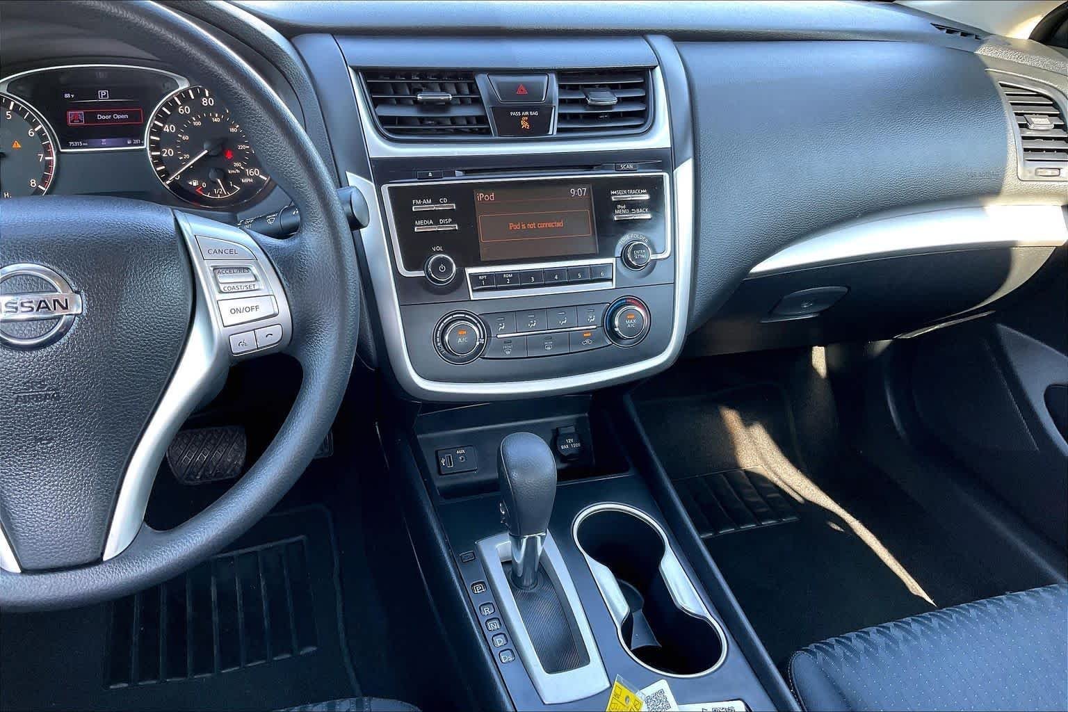 Used 2018 Super Black Nissan 2.5 S image 7