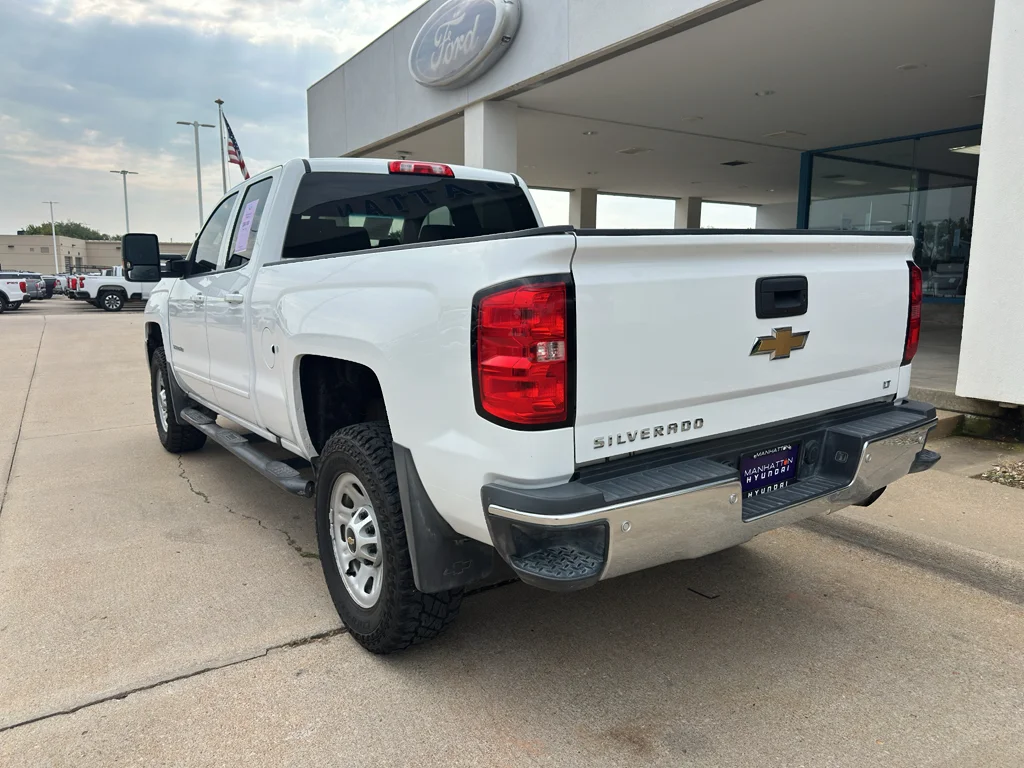 Used 2018 Summit White Chevrolet LT image 25