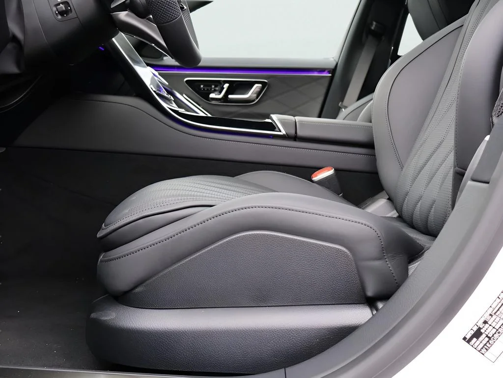 New 2025 MANUFAKTUR Moonlight White Metallic Mercedes-Benz S 63 E AMG® image 41