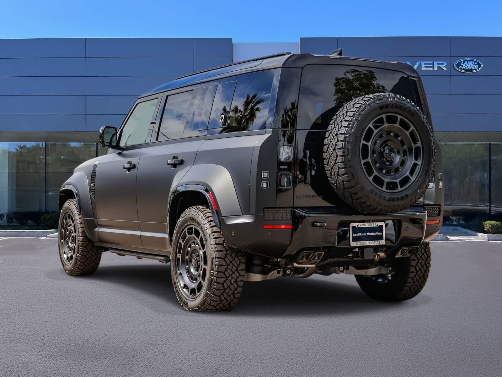 New 2026 Narvik Black Land Rover OCTA Black image 6