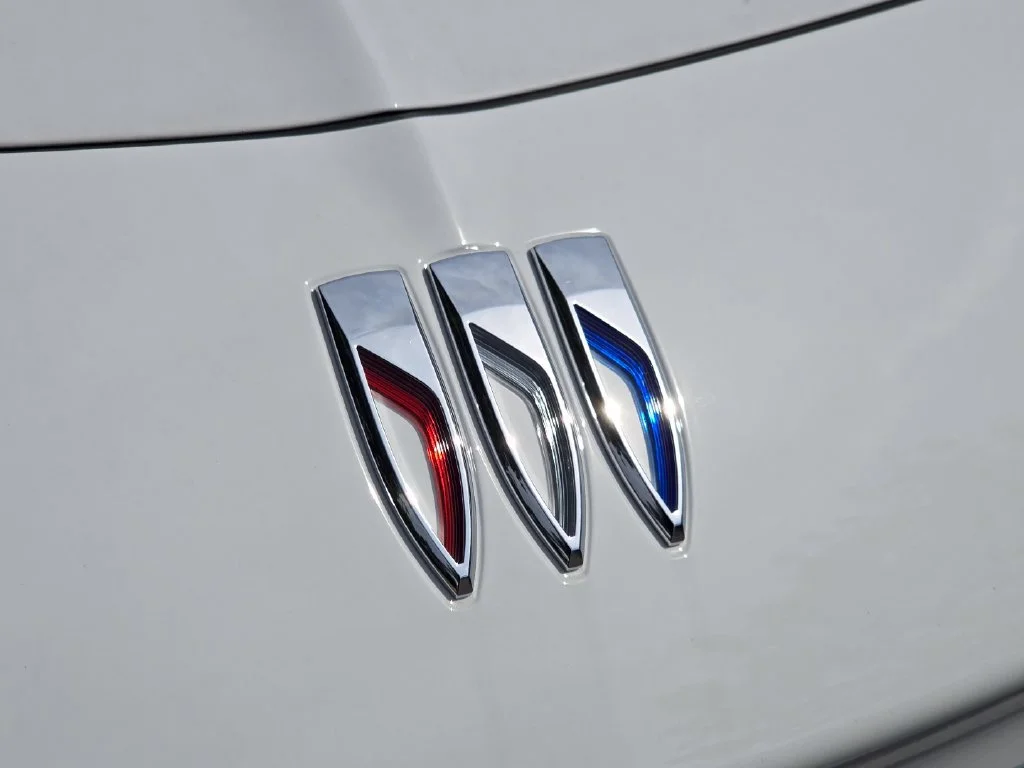 New 2026 Summit White Buick Sport Touring image 31
