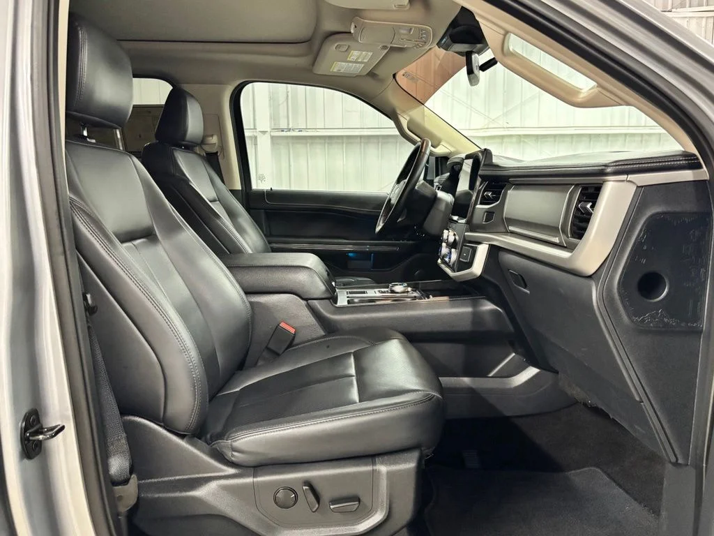Used 2023 Silver Ford XLT image 23