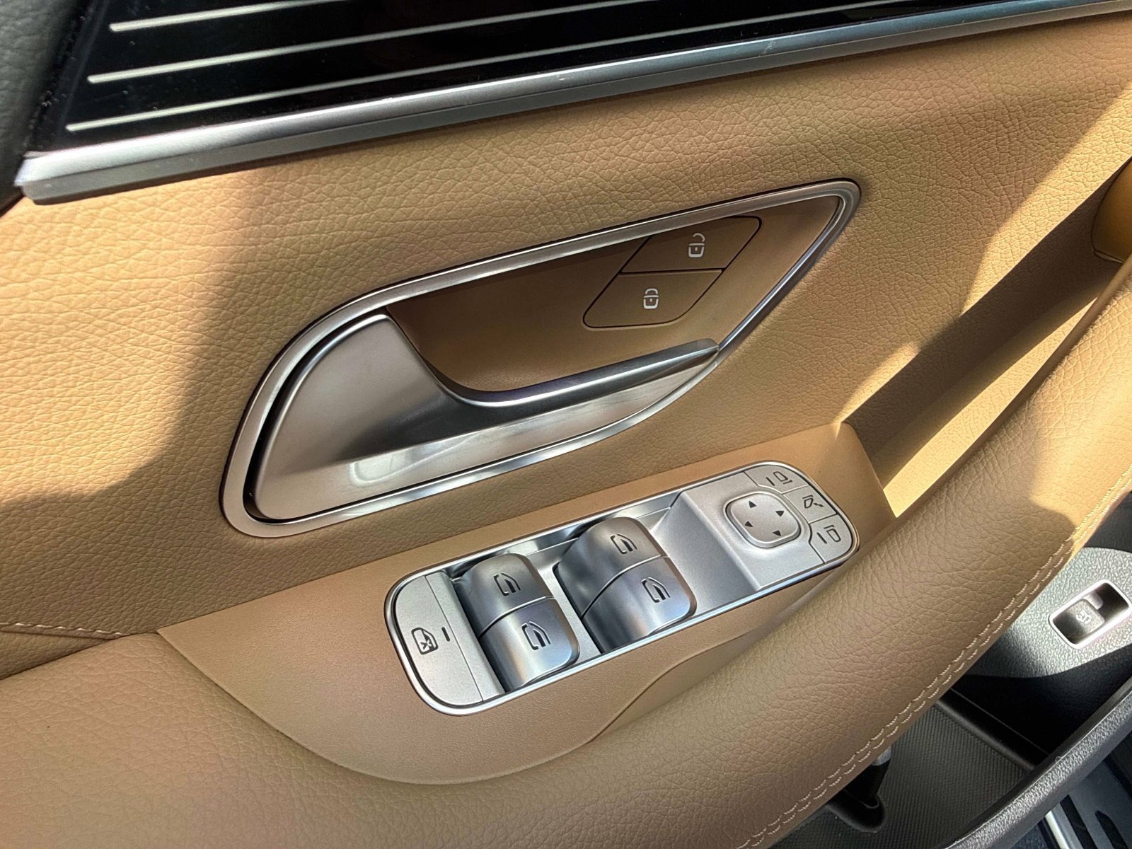 New 2026 Black Mercedes-Benz 450 4MATIC® SUV image 17