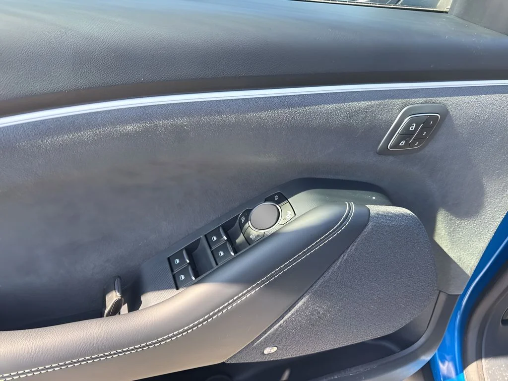 Used 2025 Blue Ford GT image 27