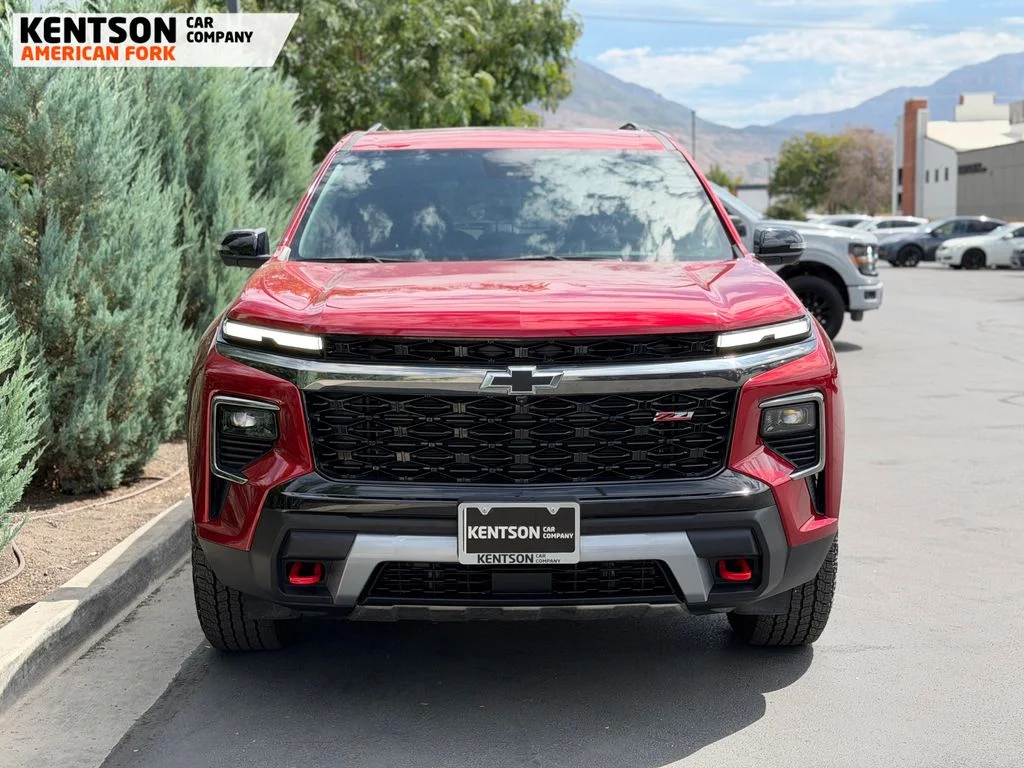 Used 2025 Red Chevrolet Z71 image 2