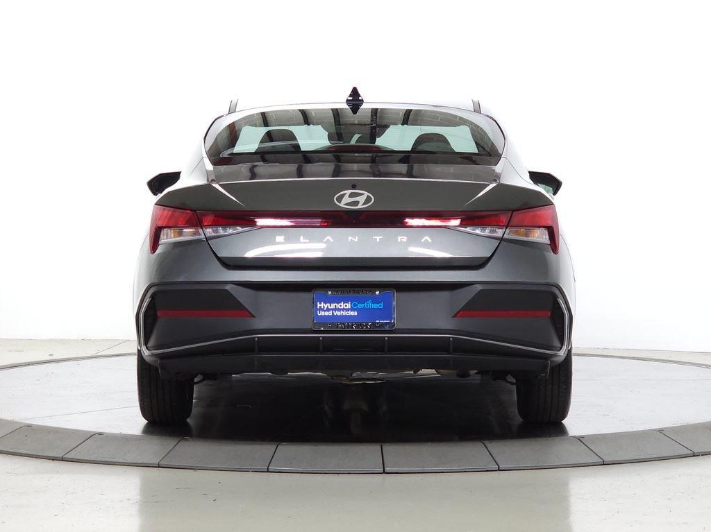 2024 Hyundai Elantra SE - Photo 8
