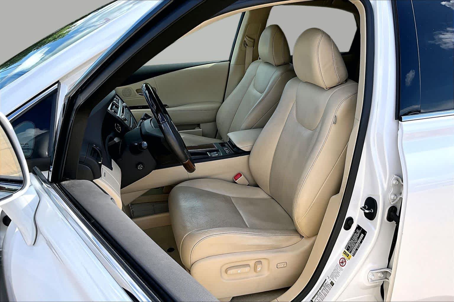 Used 2013 Starfire Pearl Lexus  image 8