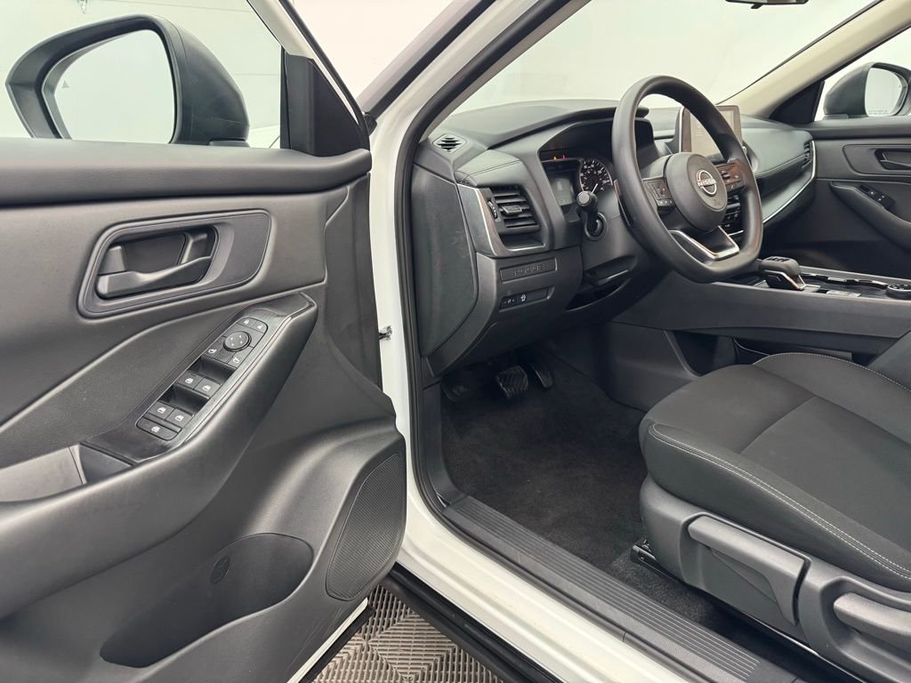 Used 2024 Glacier White Nissan S image 13