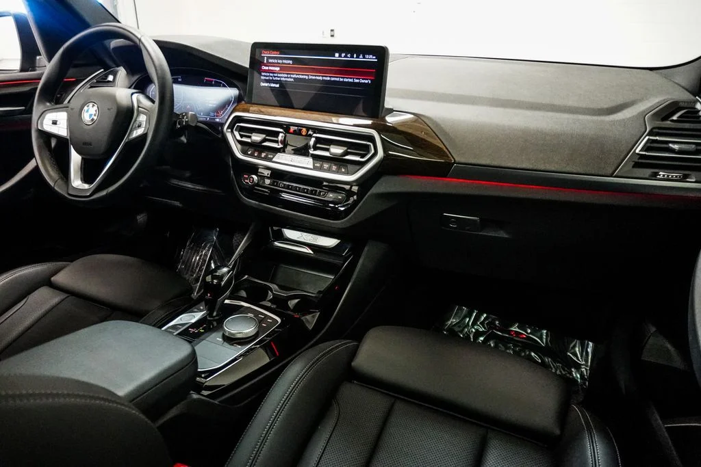 Used 2022 Black BMW sDrive30i image 12