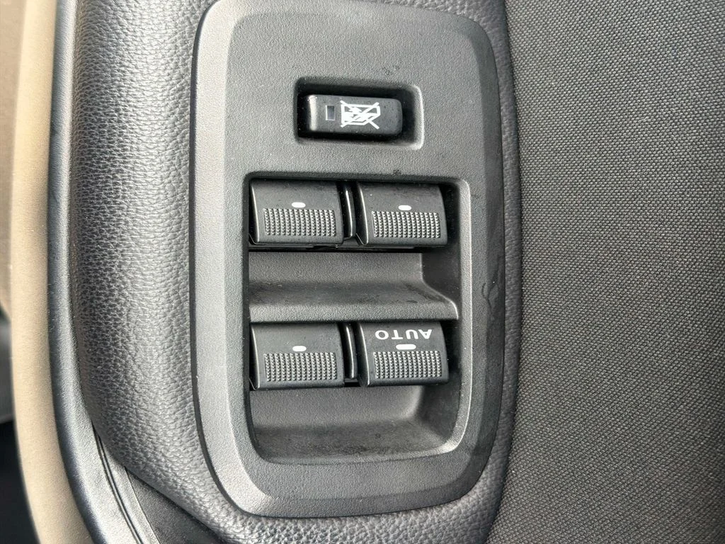 Used 2021 Gray Ford XLT image 19