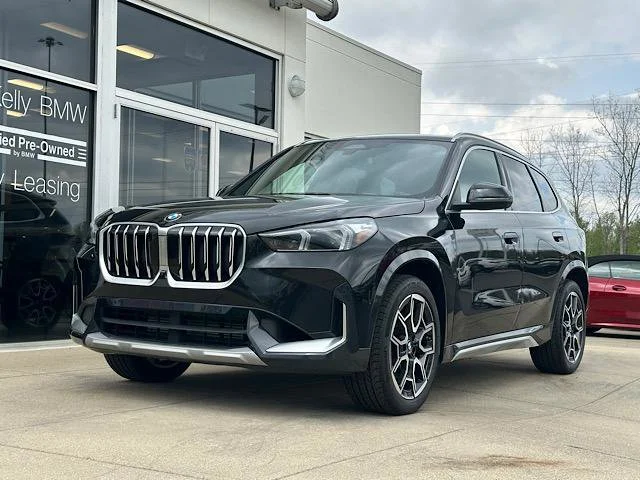 Certified Used 2025 Black Sapphire Metallic BMW xDrive28i image 3