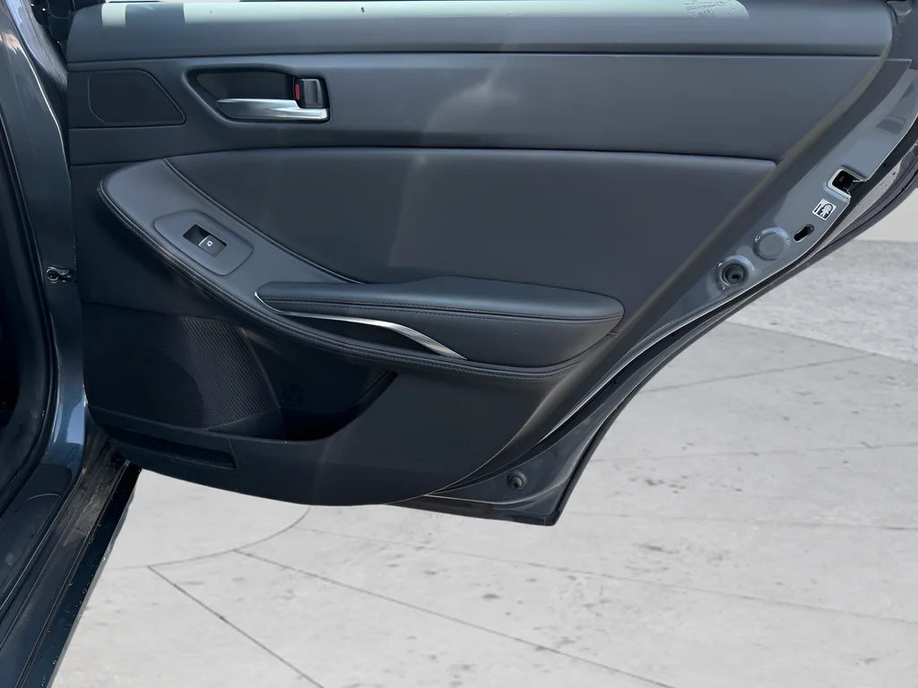 Used 2019 Gray Toyota XLE image 22