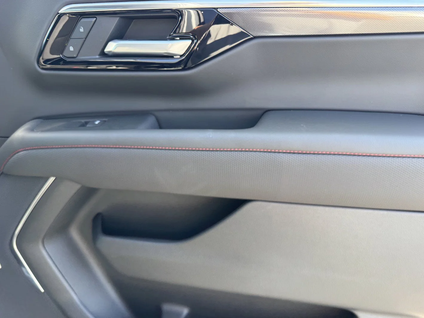 2026 Chevrolet Tahoe RST - Photo 9