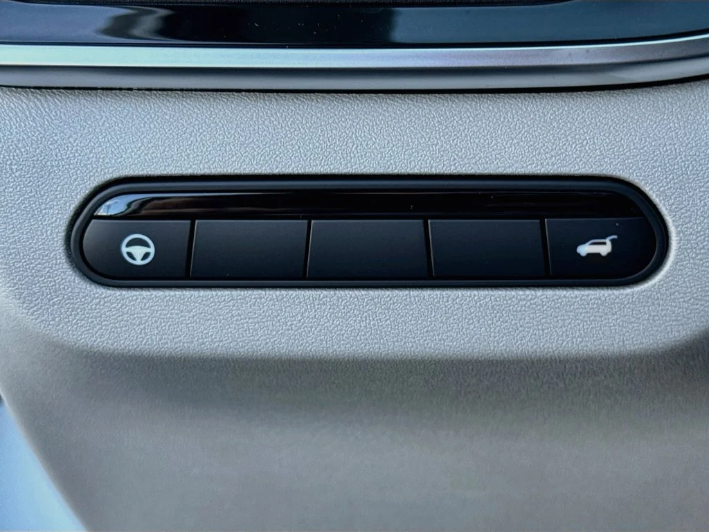 New 2027 White INFINITI LUXE image 10