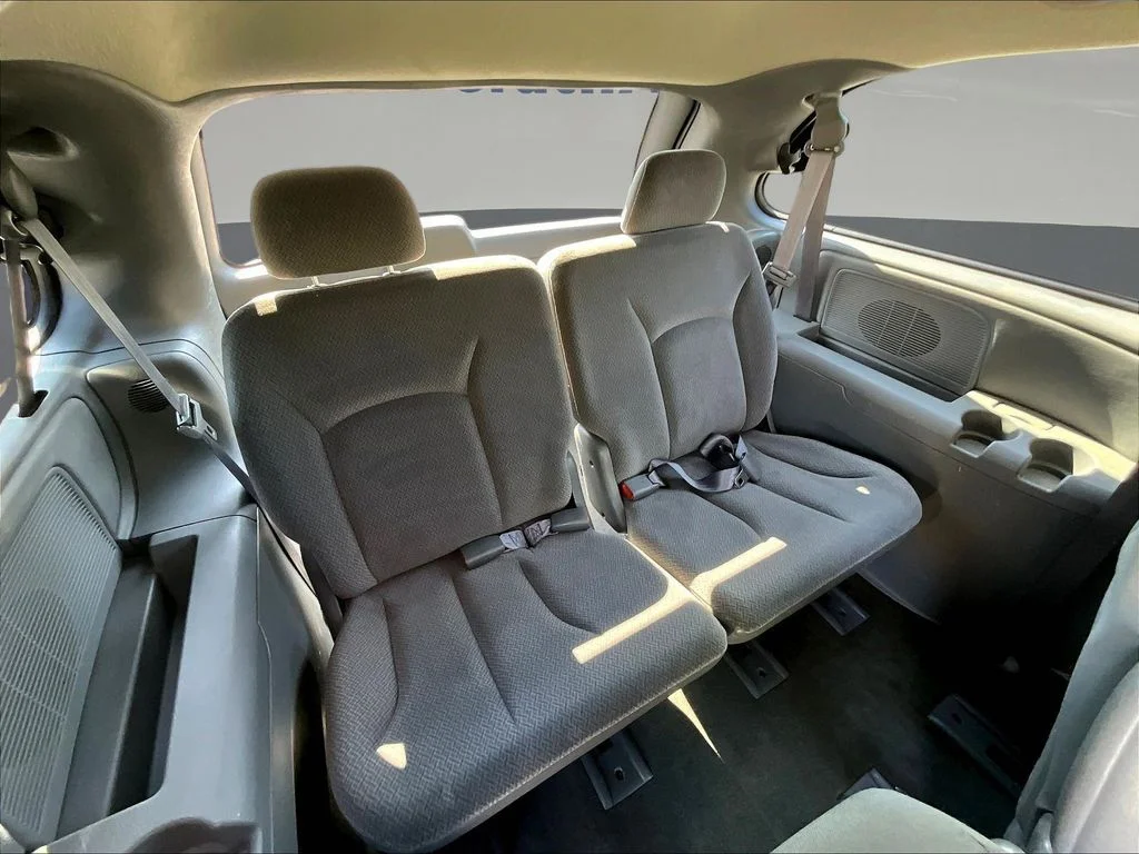 Used 2005 Blue Dodge SE image 25