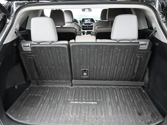Used 2021 Black Toyota XLE image 25