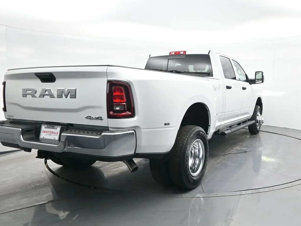New 2026 Bright White Clear-Coat Exterior Paint RAM Tradesman image 7
