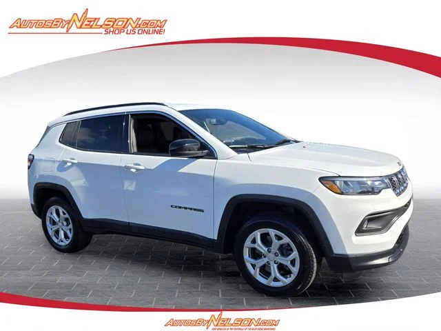 Used 2024 White Jeep Latitude image 1