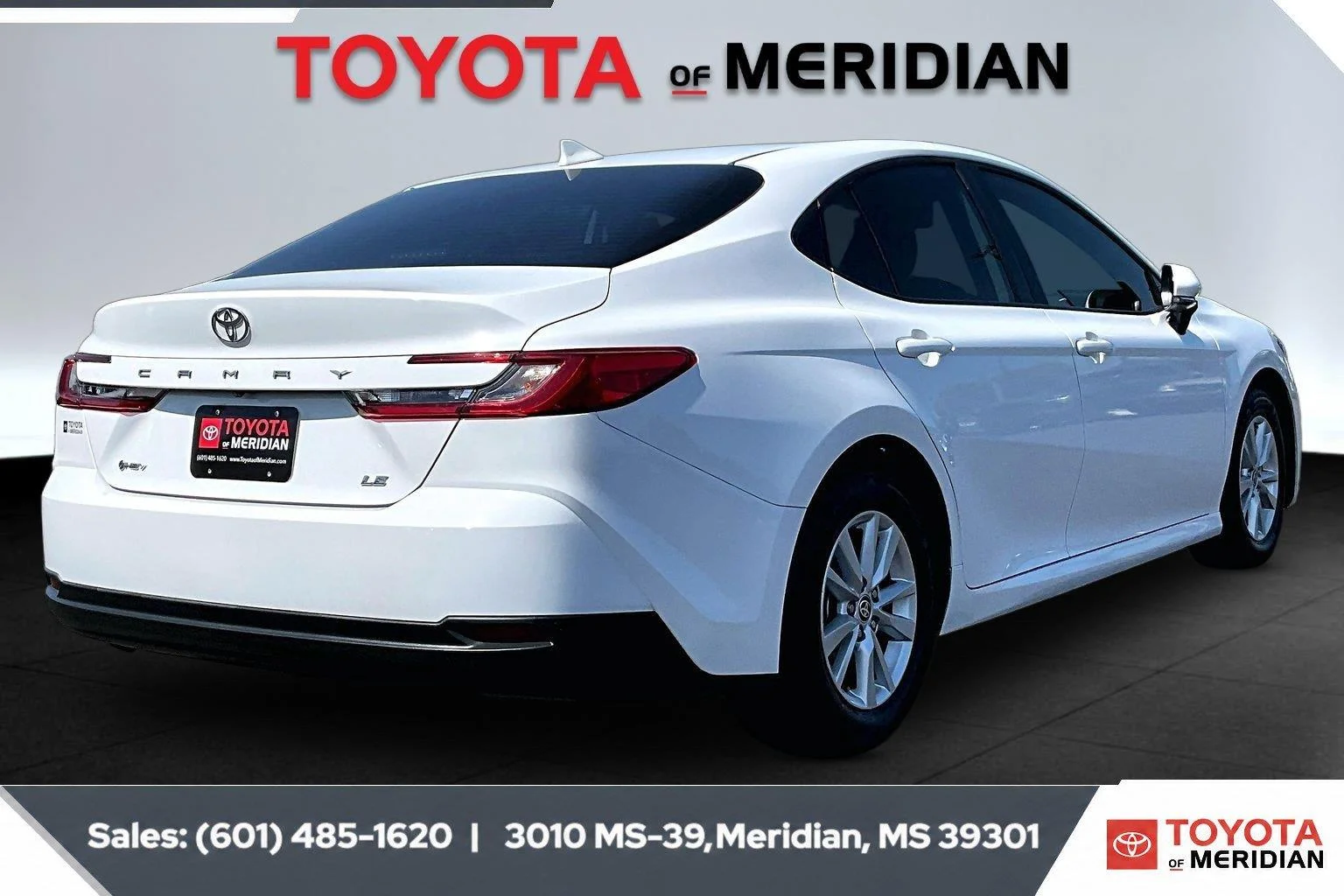 Used 2025 Ice Cap Toyota LE image 11