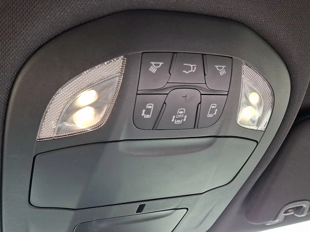 Used 2025 Diamond Black Crystal Pearlcoat Chrysler Select image 23